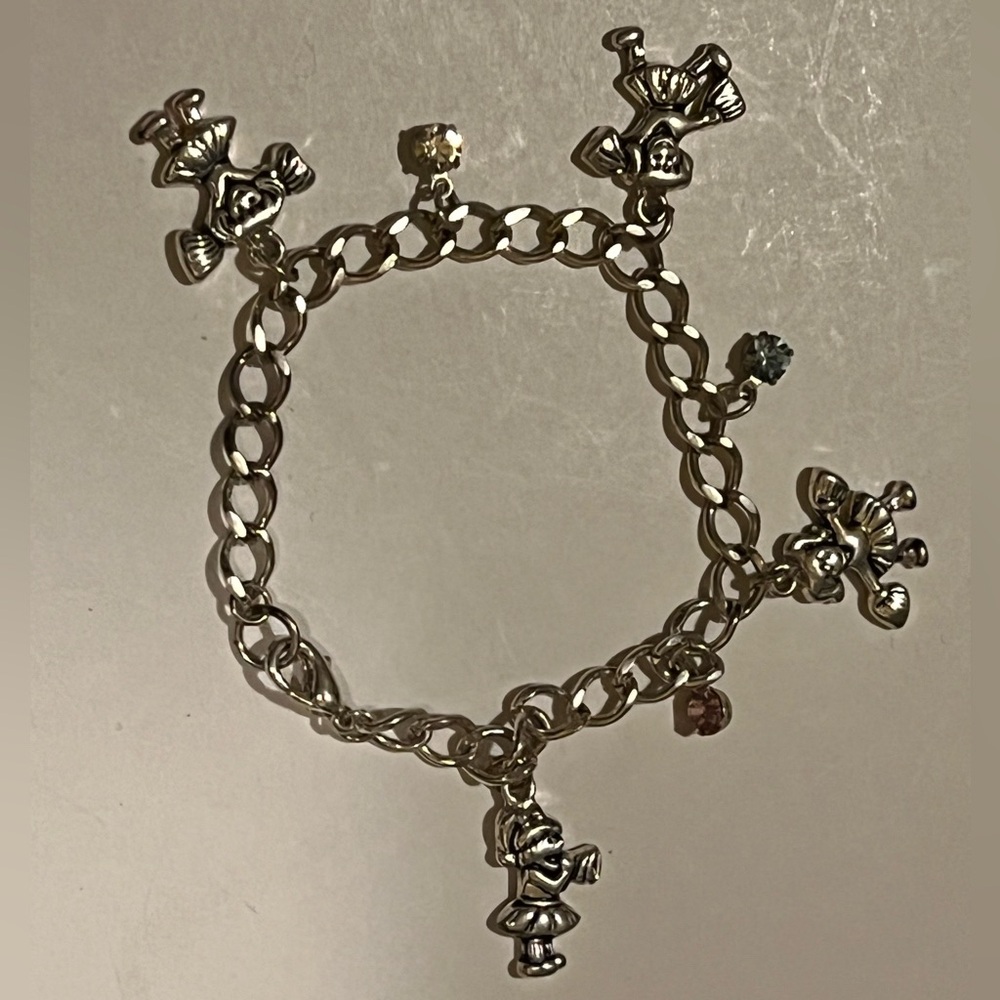 YOUNG GIRL’S CHEERLEADING CHARM BRACELET.